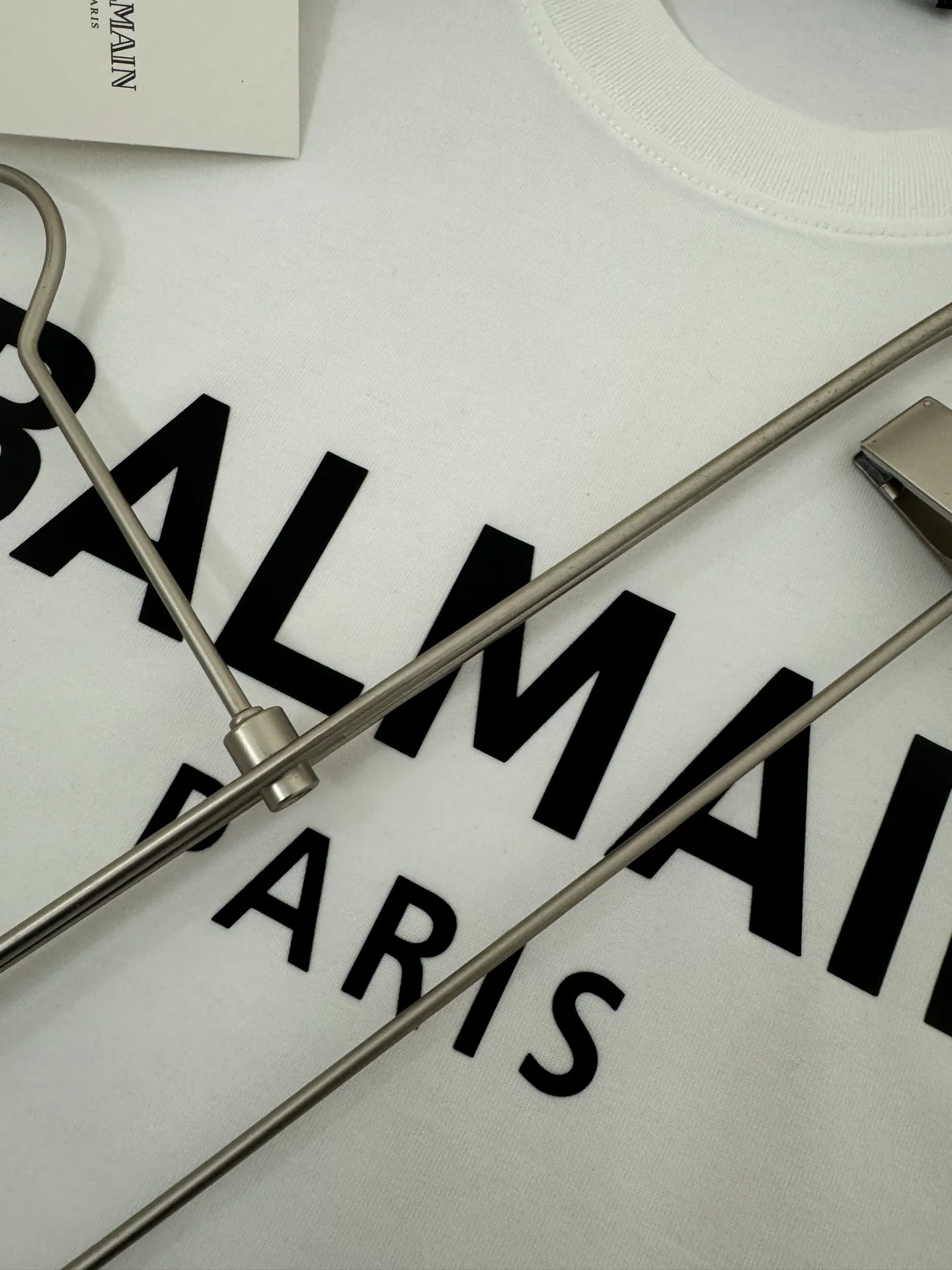 Balmain Balmain g-gram heavy cotton t-shirt thick Breathable loose fit Silicone process logo design Spring and summer New Arrival round neck fashionable short-sleeved t-shirt Comfortable against the skin, durable and easy to wear The original craftsmanship is meticulous, a must-have for casual Versatile Color: Black White Sizes: S M L XL XXL